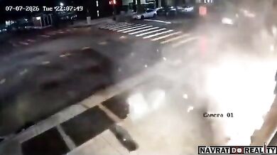 Silniční agresivita v Brooklynu: Dva řidiči se srazili, zranili chodce a zničili nové jógové studio