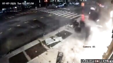 Silniční agresivita v Brooklynu: Dva řidiči se srazili, zranili chodce a zničili nové jógové studio
