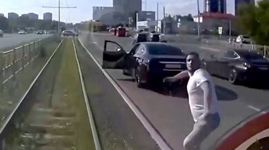 Silniční agresivita řidiče automobilu vůči tramvaji