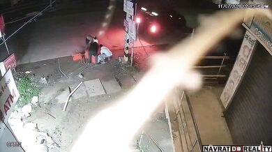 Neúspěšná krádež v Indii: Zloději vytrhli celý bankomat, ale nedokázali ho odnést