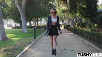 TUSHY - Análně posedlá zlobivá holka Chloe má rebelské sklony