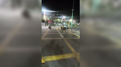 Střet dvou skútrařů na křižovatce