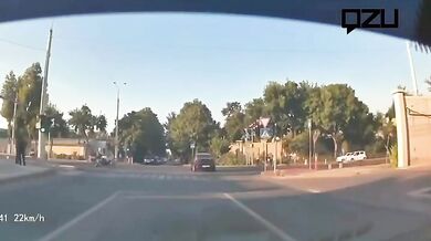 Tragická nehoda v Taškentu: Střet tří policejních motorek s autem stál život jednoho policisty