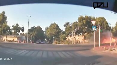 Tragická nehoda v Taškentu: Střet tří policejních motorek s autem stál život jednoho policisty
