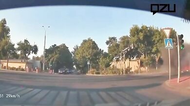Tragická nehoda v Taškentu: Střet tří policejních motorek s autem stál život jednoho policisty