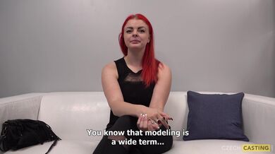 Český lesbický casting amatérky se lížou před kamerou