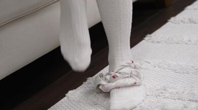 Análně ošukaná drobná dívka Dakota Doll
