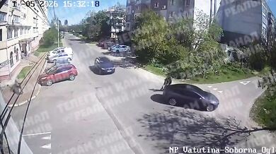 Auto srazilo dva teenagery na jedné elektrokoloběžce