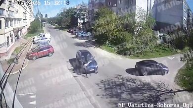 Auto srazilo dva teenagery na jedné elektrokoloběžce
