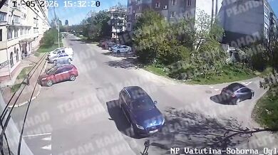 Auto srazilo dva teenagery na jedné elektrokoloběžce