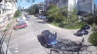 Auto srazilo dva teenagery na jedné elektrokoloběžce