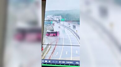 Tragická nehoda autobusu v Indii: Jeden člověk zemřel a dvacet lidí se zranilo