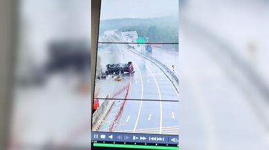 Tragická nehoda autobusu v Indii: Jeden člověk zemřel a dvacet lidí se zranilo
