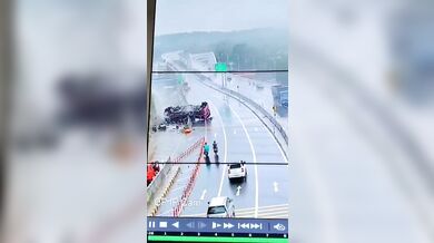 Tragická nehoda autobusu v Indii: Jeden člověk zemřel a dvacet lidí se zranilo