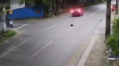 Žena spadla z mototaxi a následně ji srazilo kolemjedoucí auto