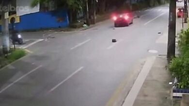 Žena spadla z mototaxi a následně ji srazilo kolemjedoucí auto