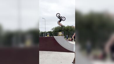 Pád na BMX závodech: Pětatřicetiletý jezdec Saša upřesnil informace o svém úrazu a vyvázl jen se zlomeným žebrem