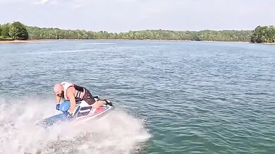 Dramatická nehoda na vodním skútru na jezeře Lanier