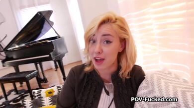 Obří čurák pro roztomilou blonďatou hubenou holku při jejím prvním natáčení