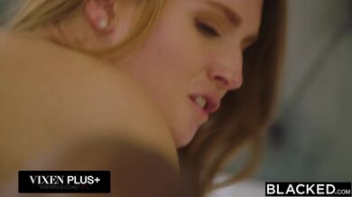 Jada Stevens a parta nymf v brutální porno kompilaci