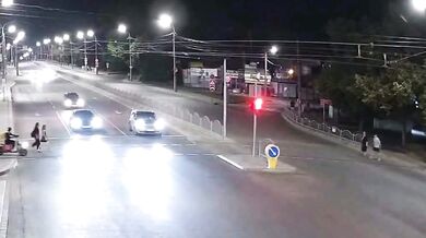Auto srazilo čtrnáctiletou dívku, řidič jel na červenou