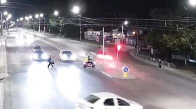 Auto srazilo čtrnáctiletou dívku, řidič jel na červenou