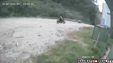 SUV srazilo dva motorkáře