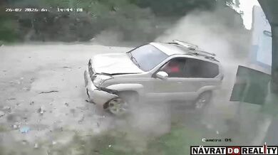 SUV srazilo dva motorkáře