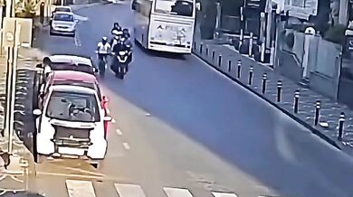 Neznámí útočníci srazili staršího muže z kola