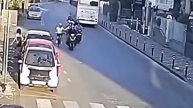 Neznámí útočníci srazili staršího muže z kola