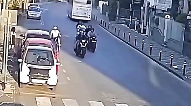 Neznámí útočníci srazili staršího muže z kola