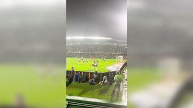 Smolná oslava v brazilském fotbale: Hráč při radosti skočil do tunelu, zranil se a gól mu zrušil videorozhodčí