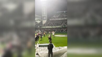 Smolná oslava v brazilském fotbale: Hráč při radosti skočil do tunelu, zranil se a gól mu zrušil videorozhodčí