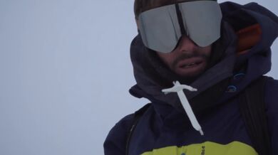 Snowboardista vs. lavina