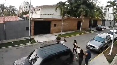 Měsíc od ničivého zemětřesení ve Venezuele: Nová videa ukazují sílu zkázy i obrovskou solidaritu lidí