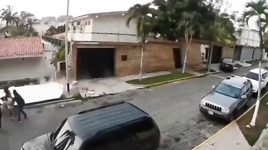 Měsíc od ničivého zemětřesení ve Venezuele: Nová videa ukazují sílu zkázy i obrovskou solidaritu lidí