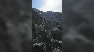 Únik před lavinou kamení na Mont Blancu: Horolezec přežil skalní zřícení vyvolané extrémními horky