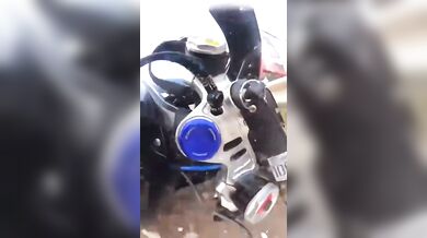 Úmyslné sražení motorkáře v Libanonu: Řidič luxusního auta vytlačil motocykl ve vysoké rychlosti a ujel