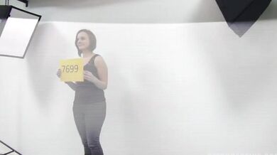 Utajená děvka dostala na castingu brutální nášup do dírky