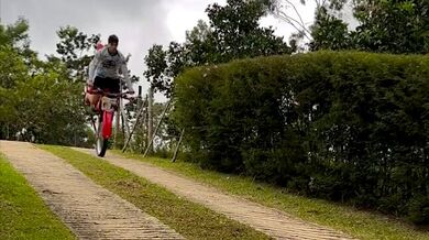 Fail při wheelie po předním kole