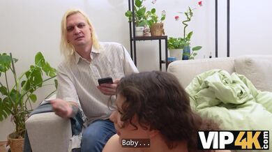 Chtěl rozžalovat ex a ojel si to s teenku před jejím přítelem