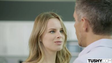 Žhavá Jillian si nechala pořádně vyplnit prdelku tvrdým pérem