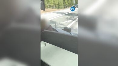 Hrdinská záchrana v Švédsku: Dva cestující zastavili autobus plný lidí poté, co řidič ztratil vědomí