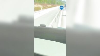 Hrdinská záchrana v Švédsku: Dva cestující zastavili autobus plný lidí poté, co řidič ztratil vědomí