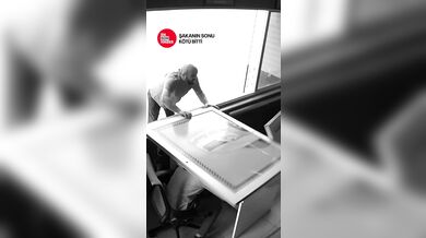 Nebezpečný žert na stanovišti taxíků v Istanbulu: Muž chtěl vystrašit kamarády a způsobil obrovský zmatek