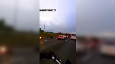 Nehoda během nebezpečné jízdy motorkáře