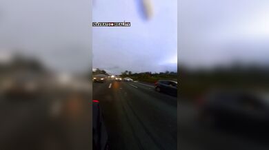 Nehoda během nebezpečné jízdy motorkáře