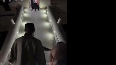 CELÉ VIDEO: Smrtelná nehoda na letišti v Denveru: Letadlo při vzletu srazilo člověka na ranveji