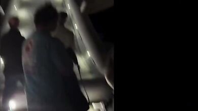 CELÉ VIDEO: Smrtelná nehoda na letišti v Denveru: Letadlo při vzletu srazilo člověka na ranveji