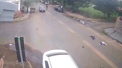 Srážka dětí na elektrické koloběžce s autem v Brazílii